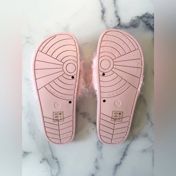 PrettyLittleThing Pink Faux Feather Slide Sandals | EU 39 (Fits US 8) | NIB - Picture 5 of 5